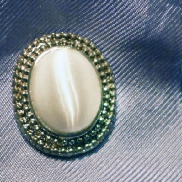 SILVERTONE WHITE MOONSTONE OVAL PIERCED EARRINGS - Picture 4 of 5